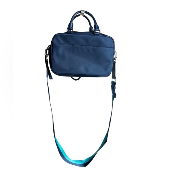 Michael Kors Elliot MD Utility Camera Navy Color Medium - Picture 2 of 8